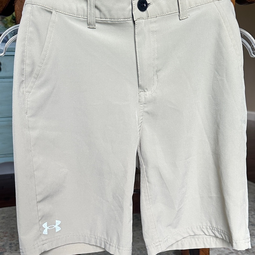 Under Armour Men's Beige Athletic Shorts